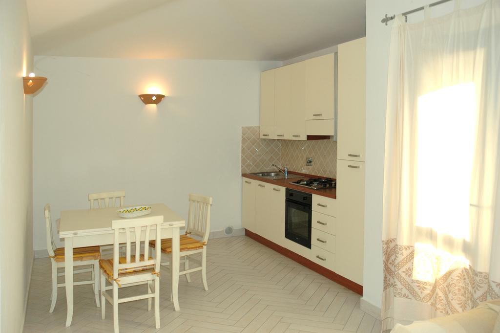 Holiday Homes Stella Marina San Teodoro  Ruang foto