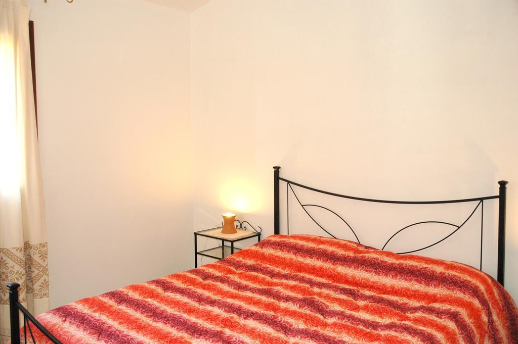 Holiday Homes Stella Marina San Teodoro  Ruang foto